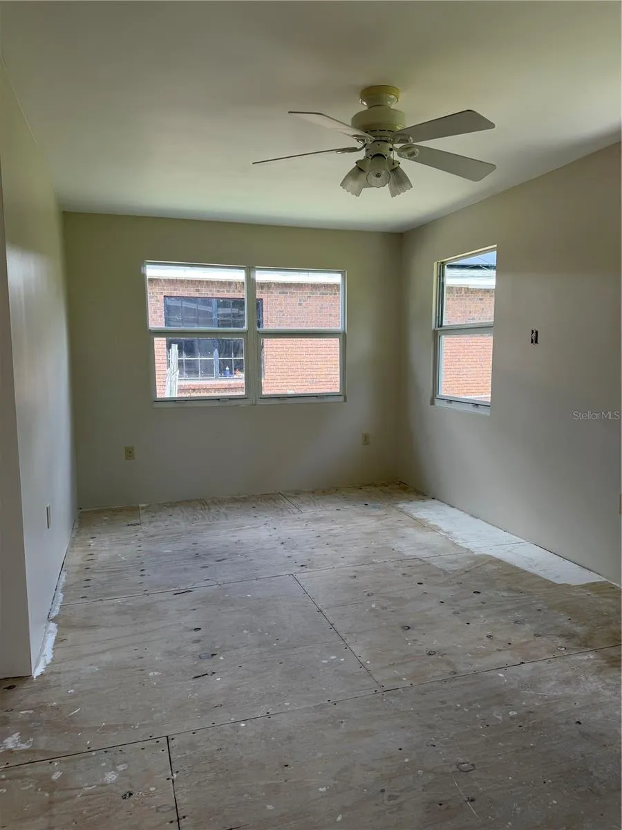 146 N HERNANDO AVE