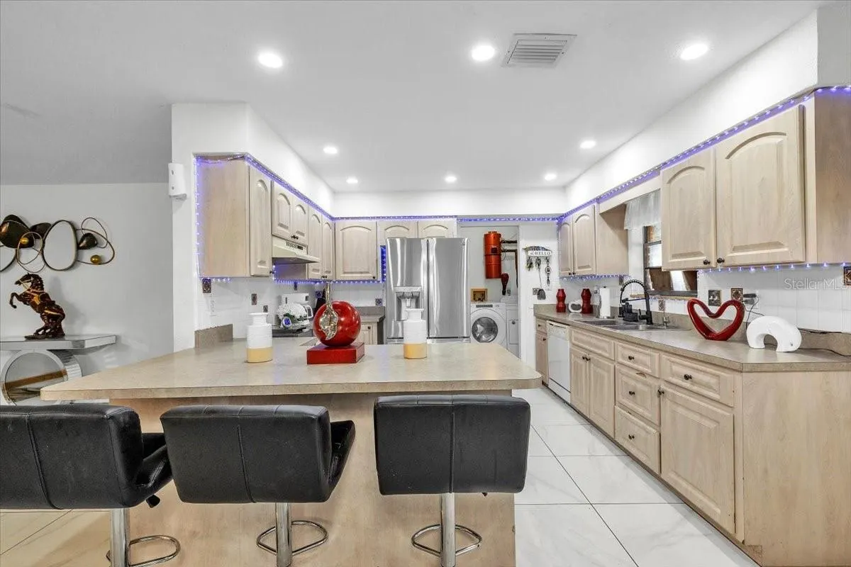 4875 SE APACHE DR