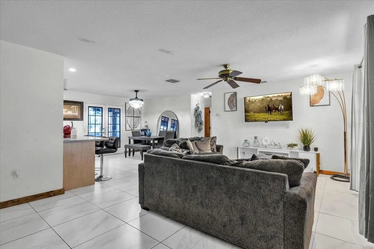 4875 SE APACHE DR