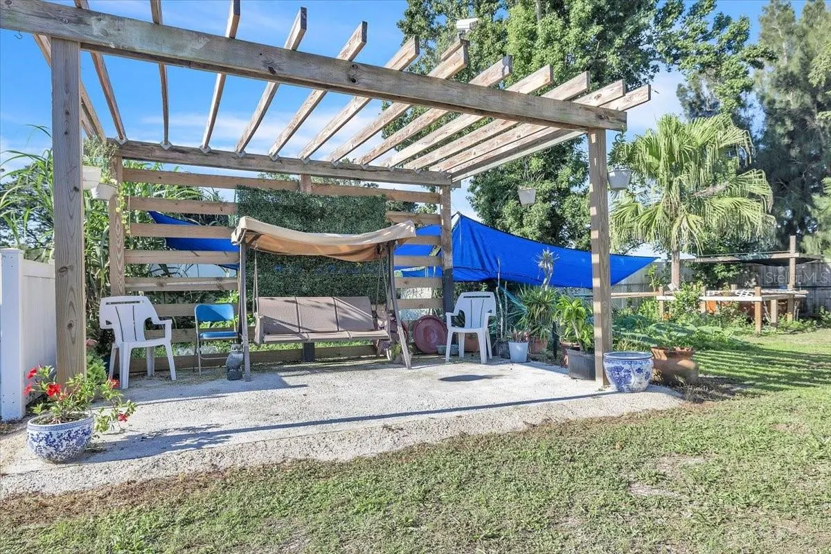 4875 SE APACHE DR