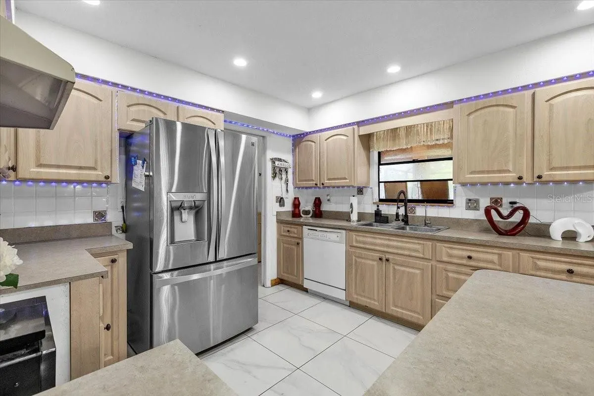 4875 SE APACHE DR