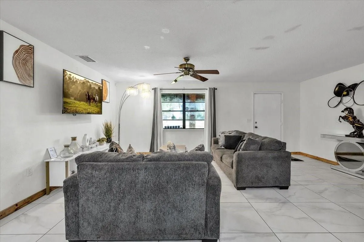 4875 SE APACHE DR