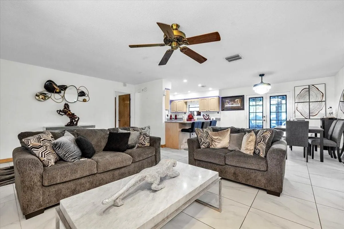 4875 SE APACHE DR