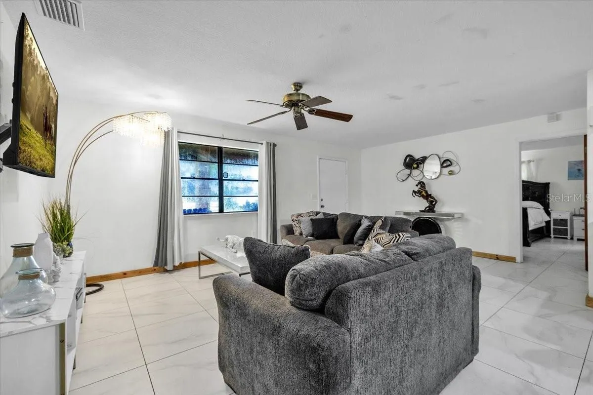 4875 SE APACHE DR