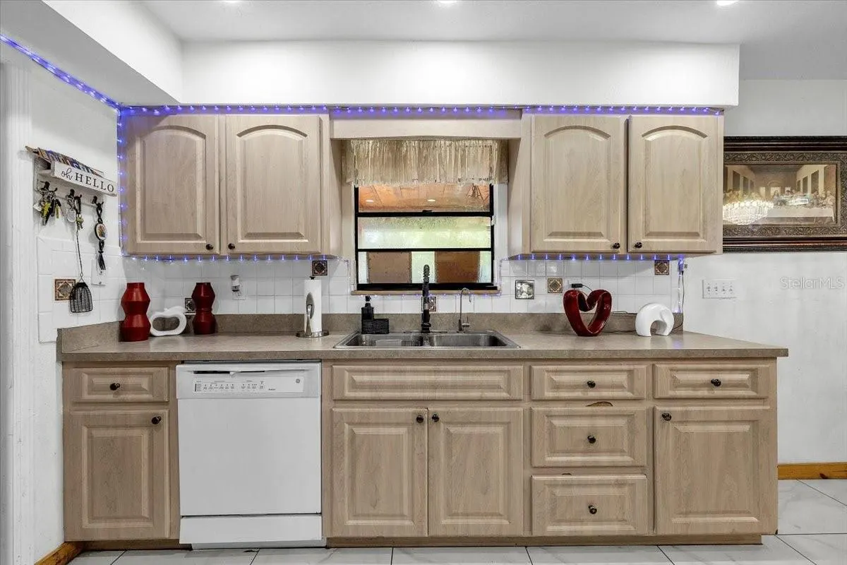 4875 SE APACHE DR