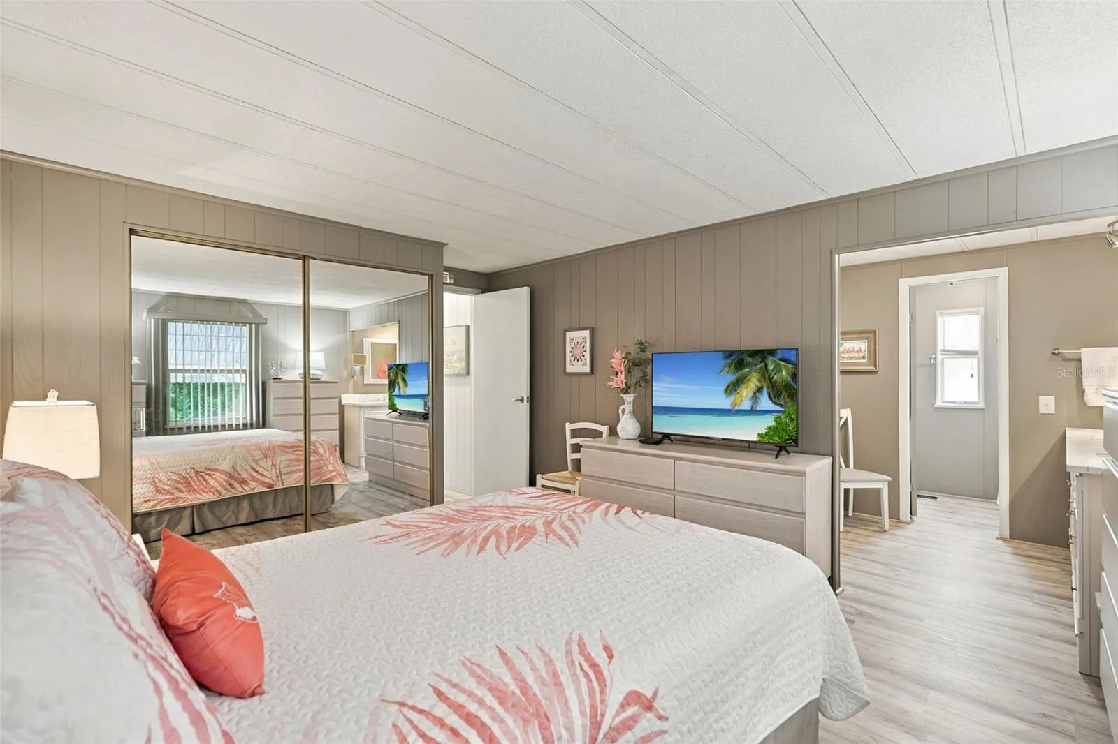 17 LAFITTE DR