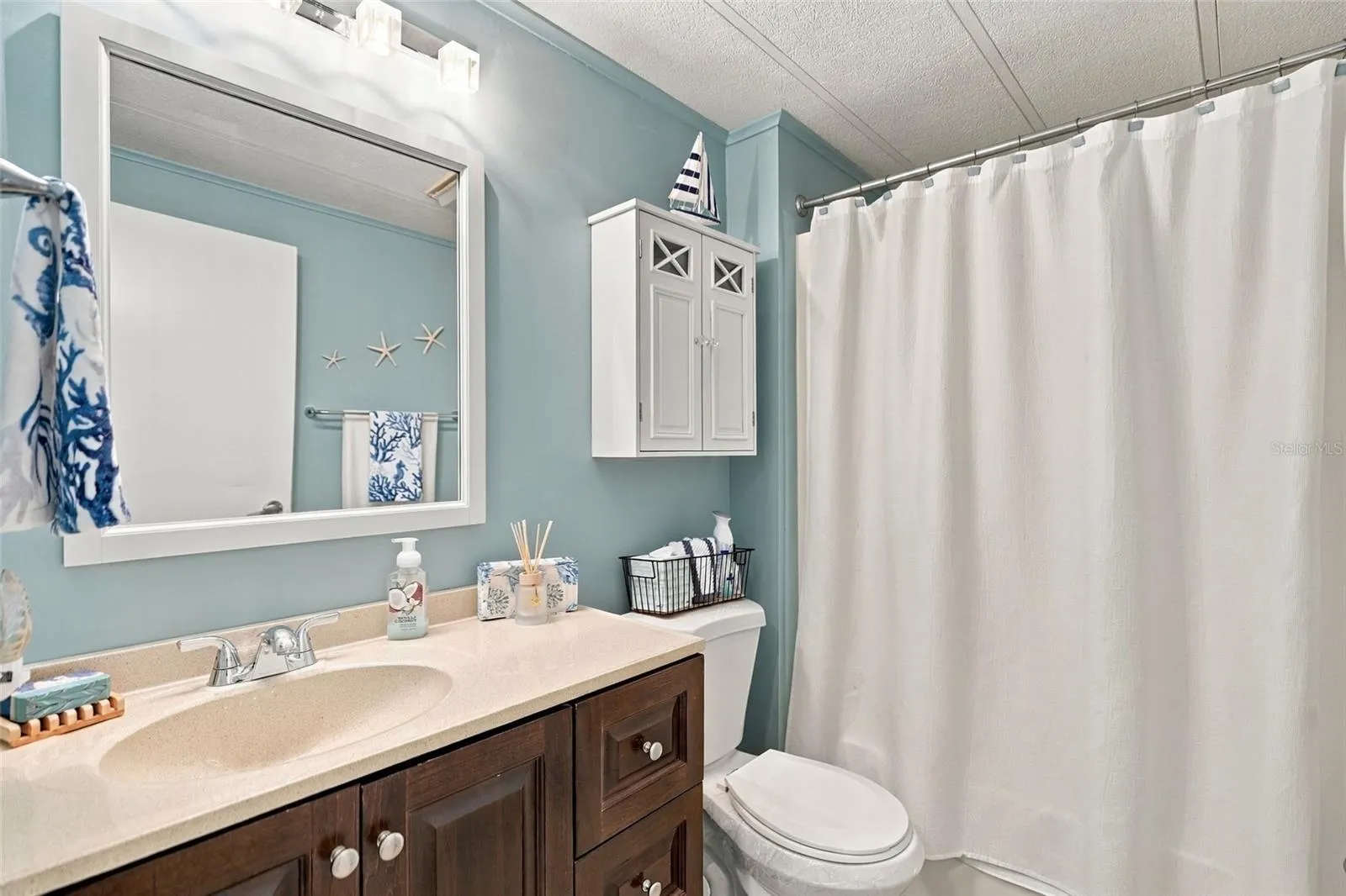 17 LAFITTE DR