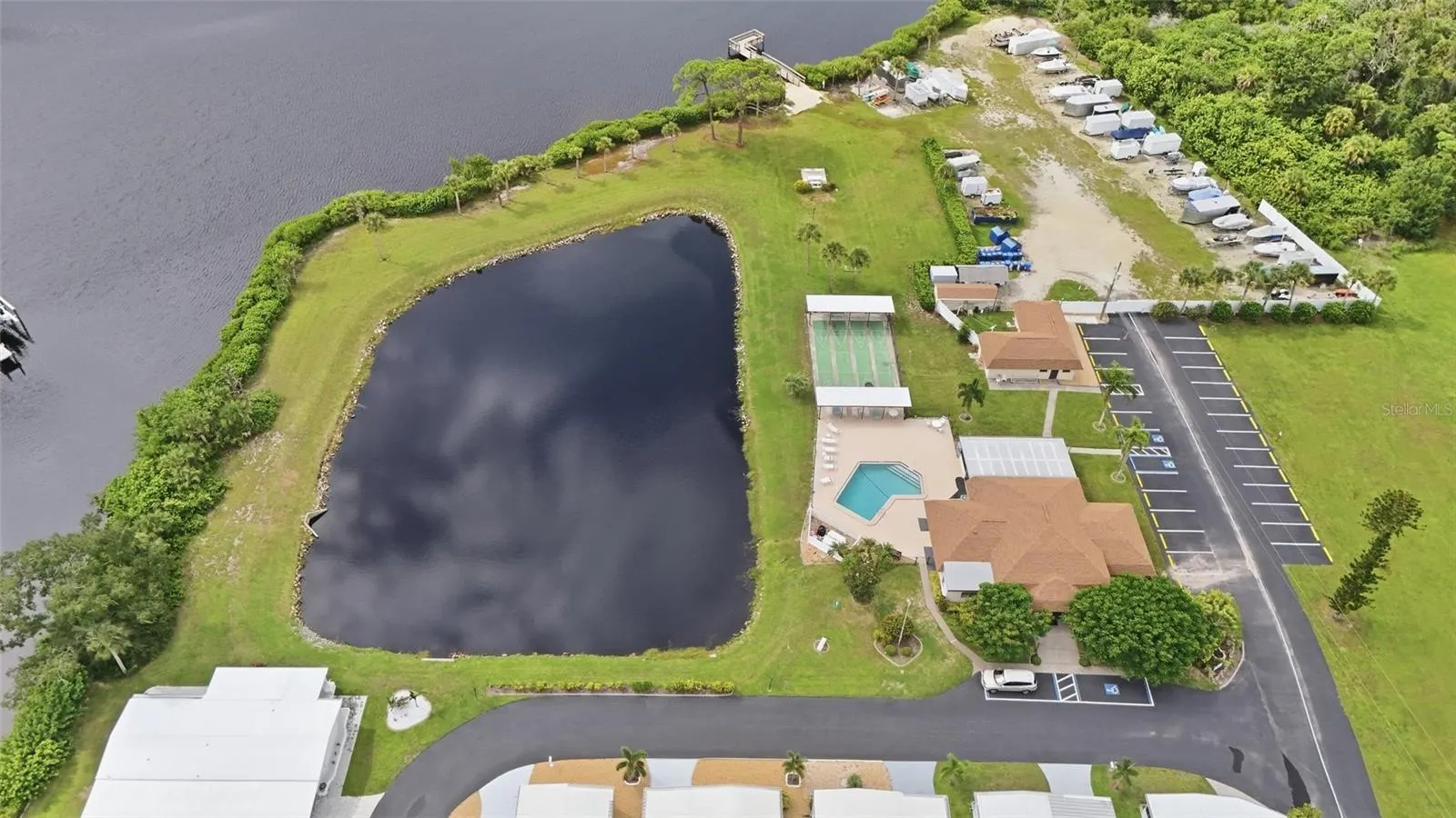 17 LAFITTE DR