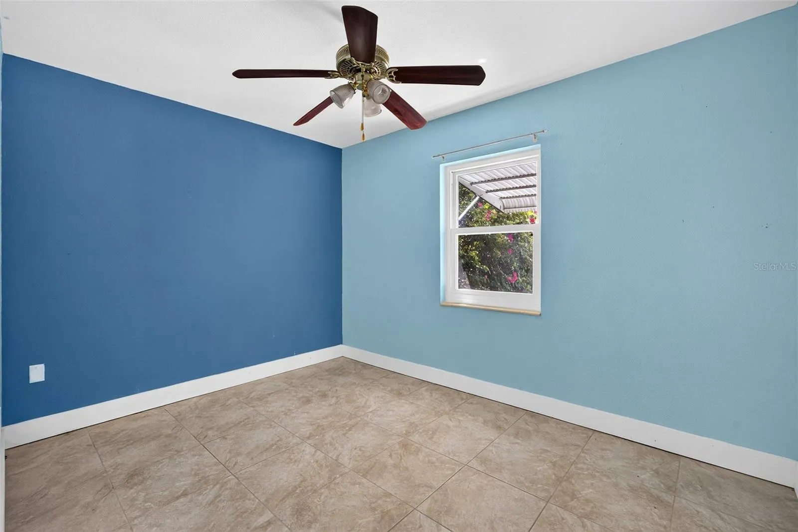 530 LINDLEY TER