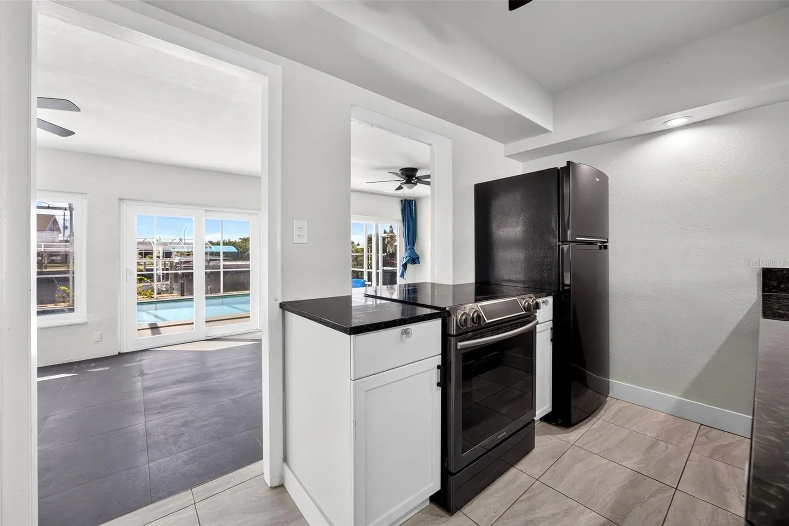 530 LINDLEY TER