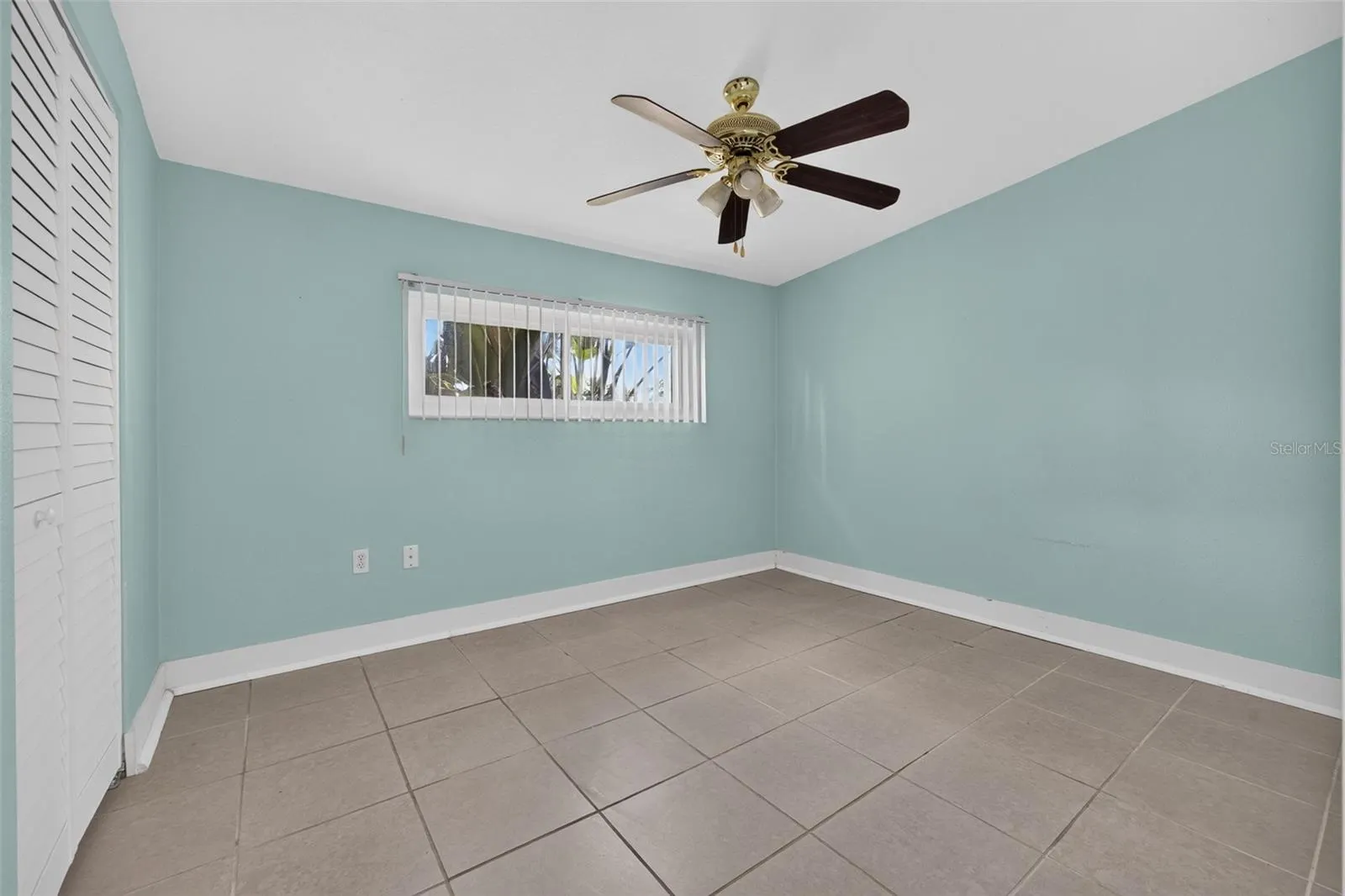 530 LINDLEY TER