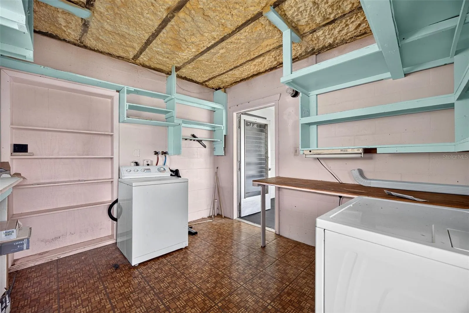 530 LINDLEY TER