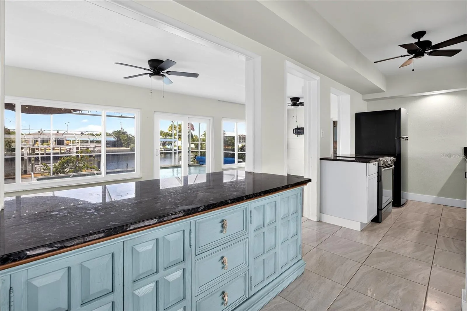 530 LINDLEY TER