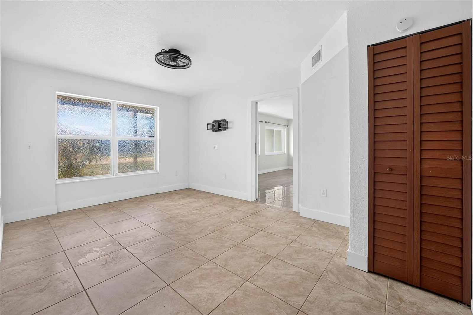 530 LINDLEY TER