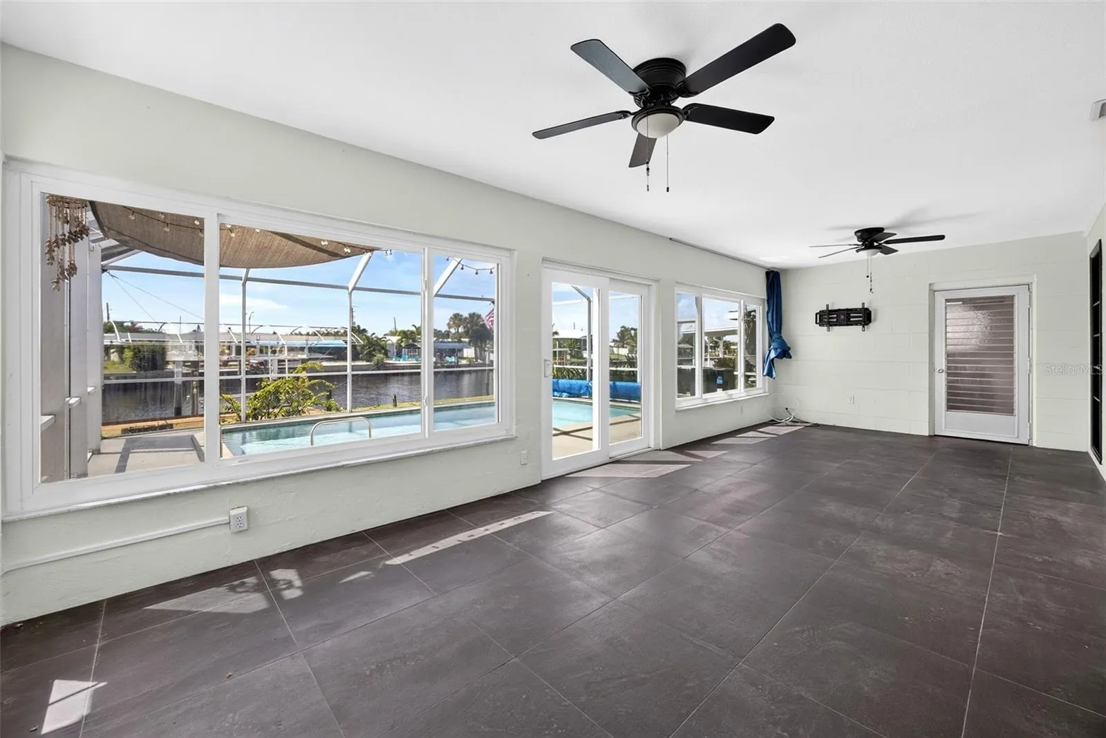 530 LINDLEY TER