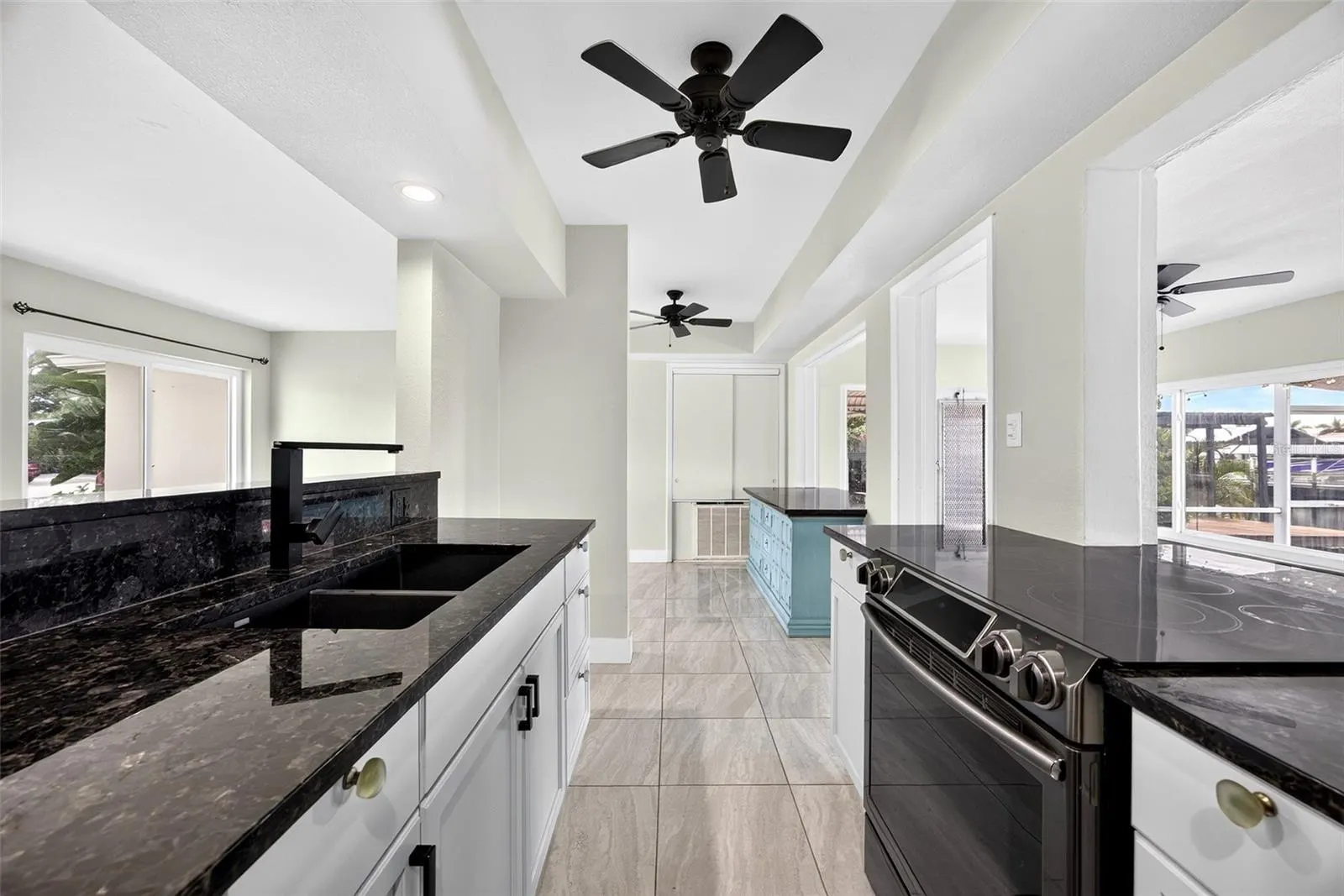 530 LINDLEY TER