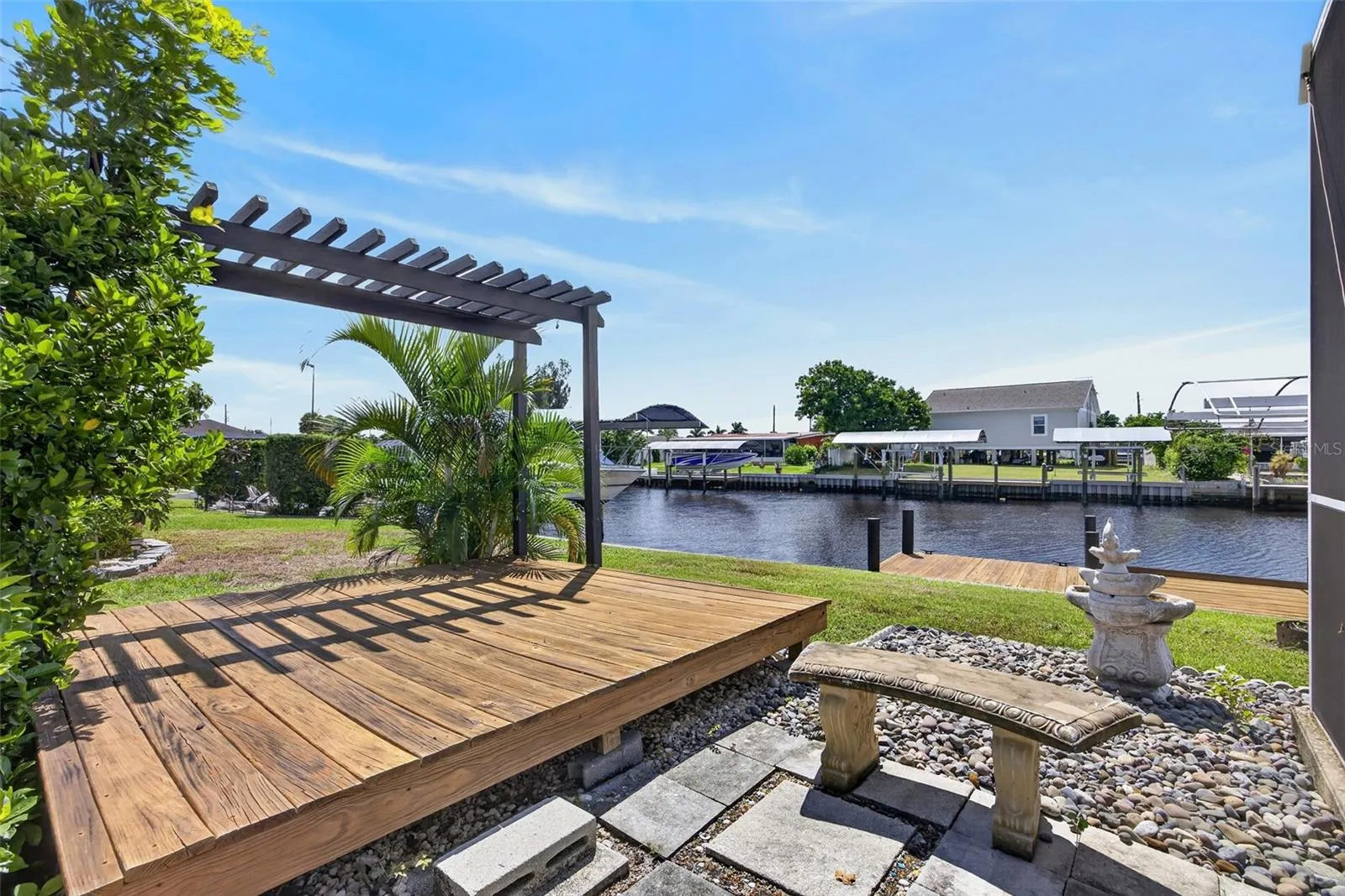 530 LINDLEY TER