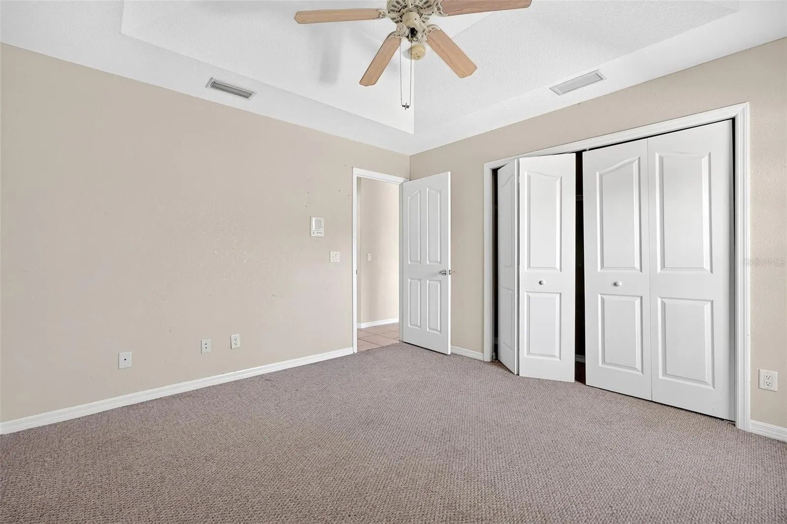2494 VANKEUREN DR