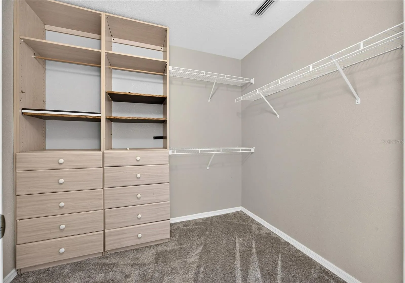 2494 VANKEUREN DR