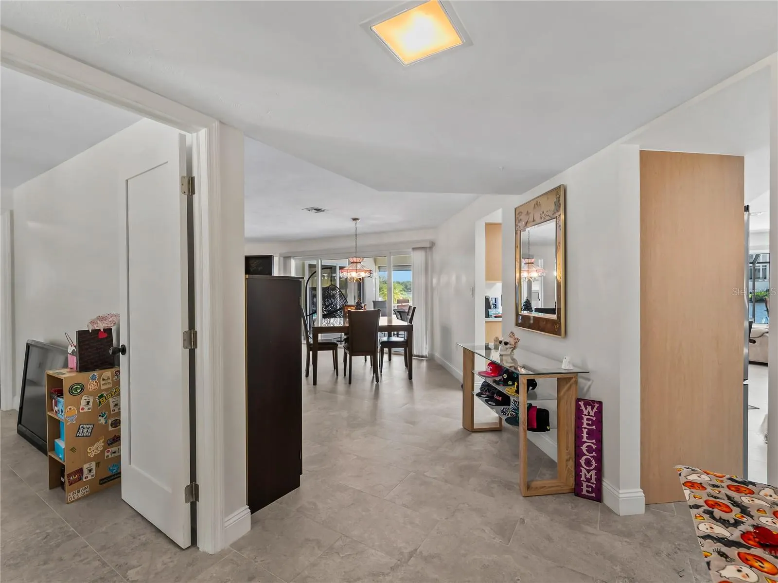 290 3RD ST W