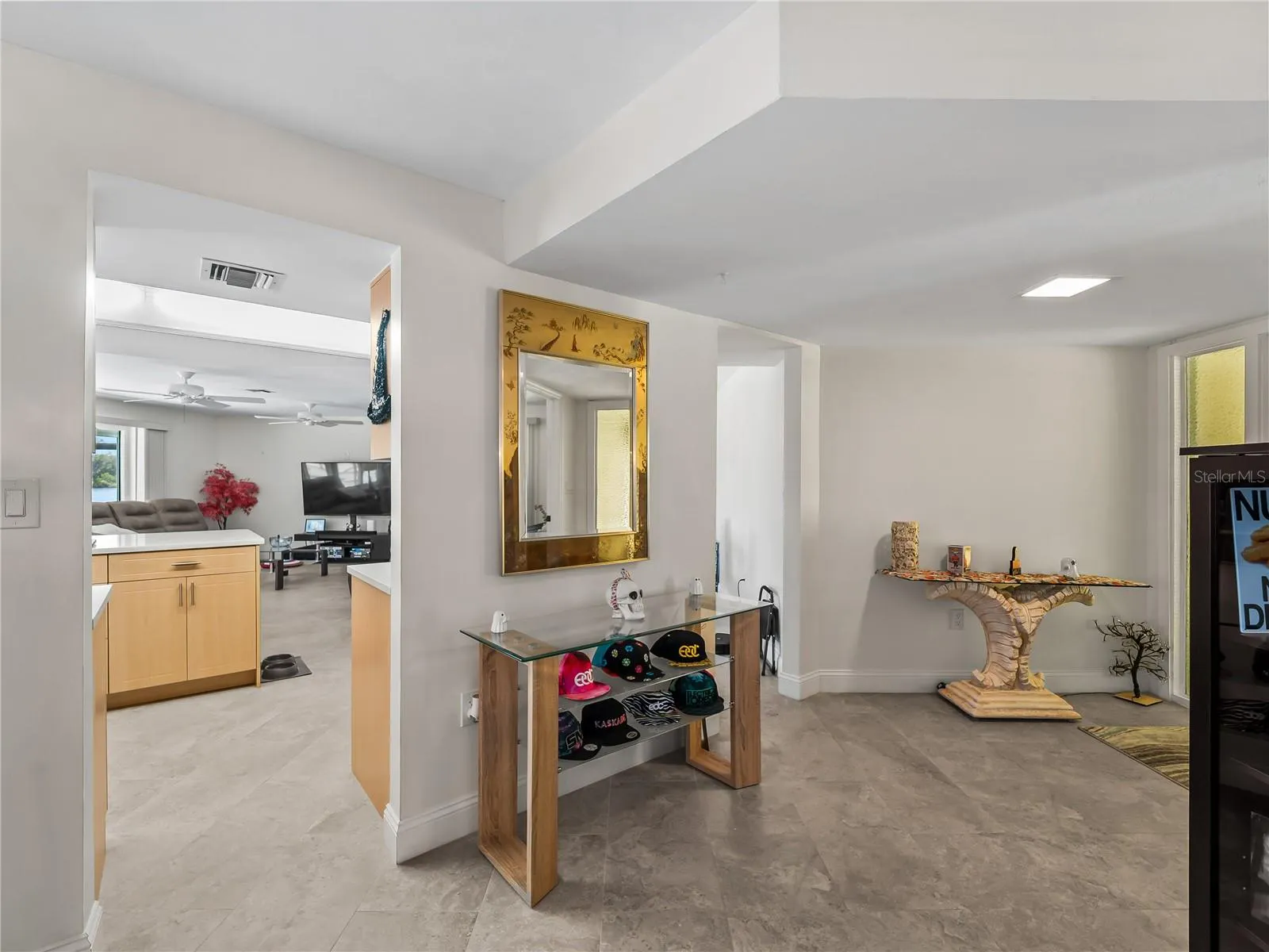 290 3RD ST W