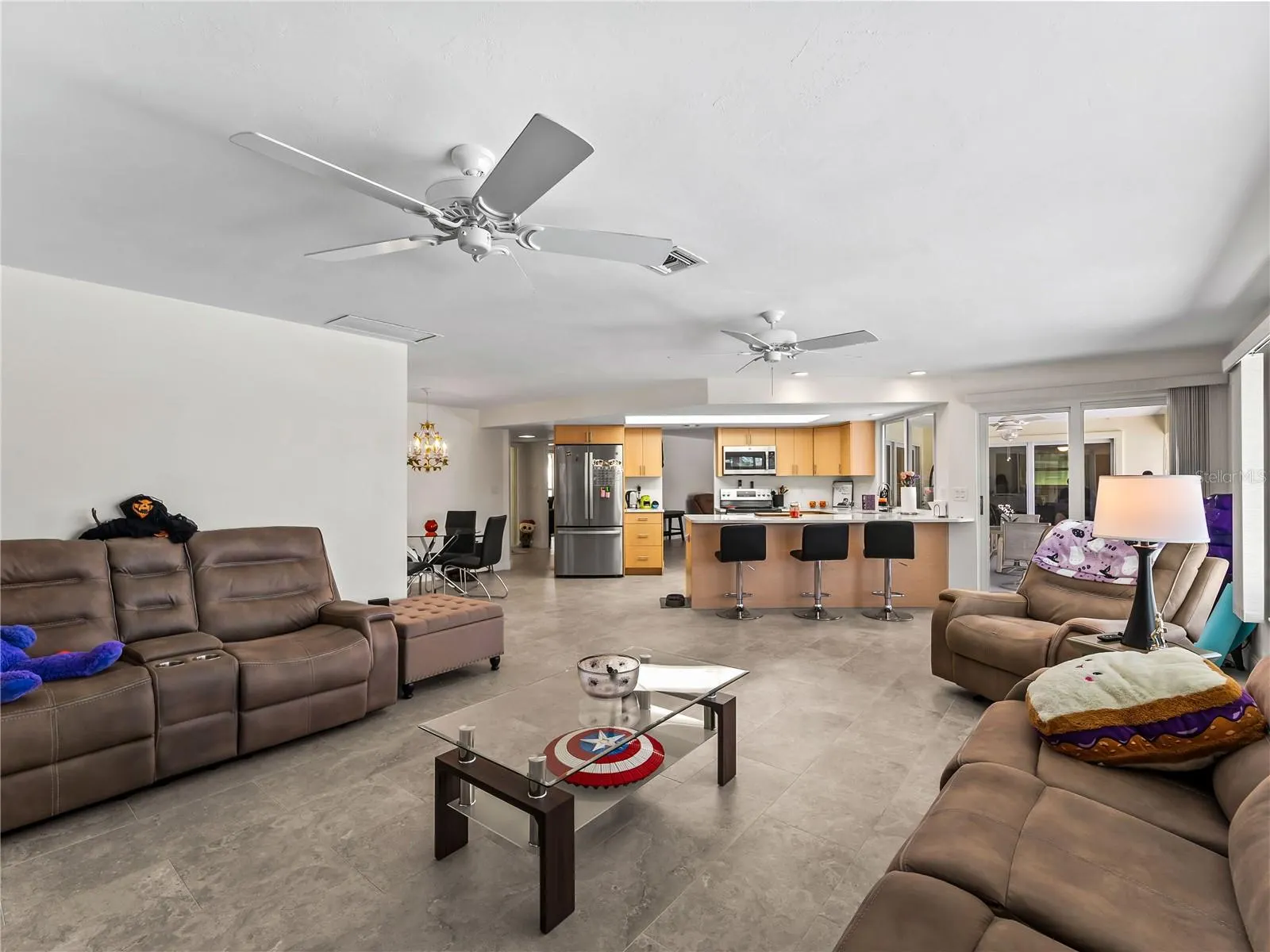 290 3RD ST W