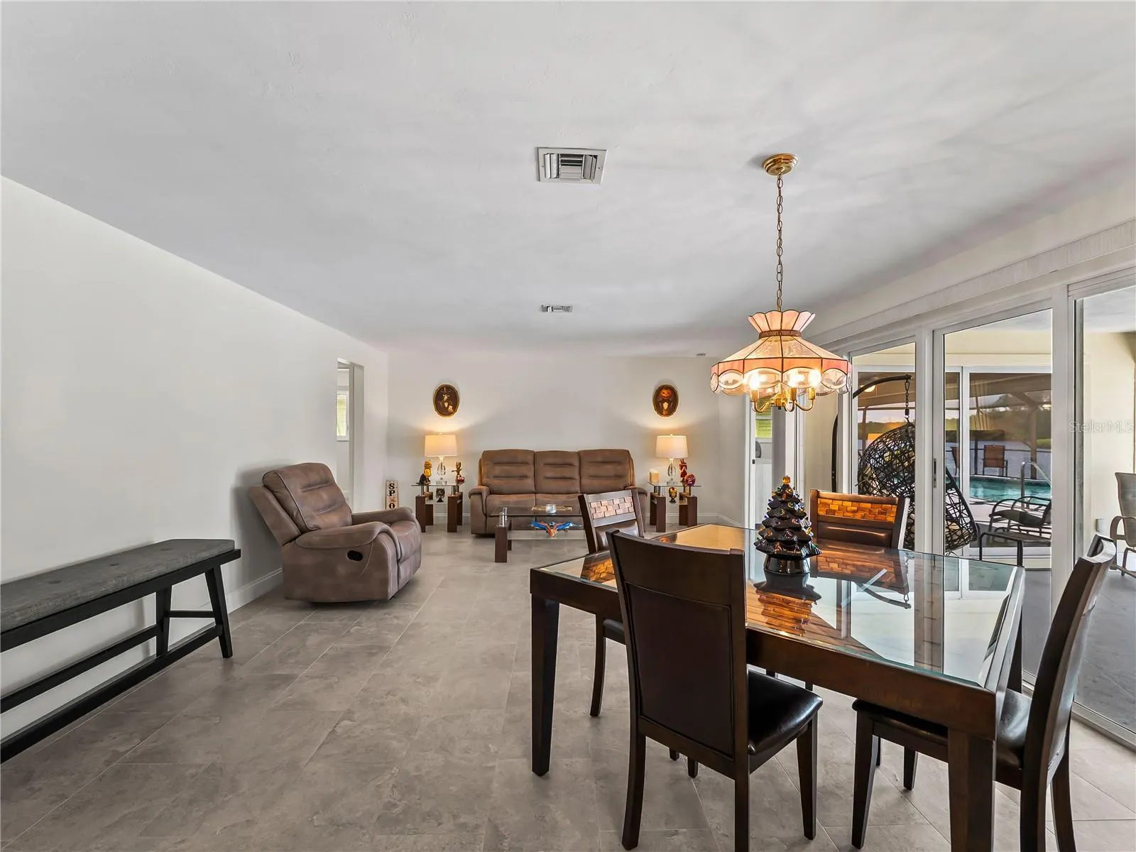 290 3RD ST W