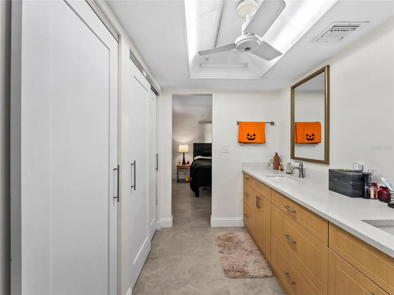 290 3RD ST W