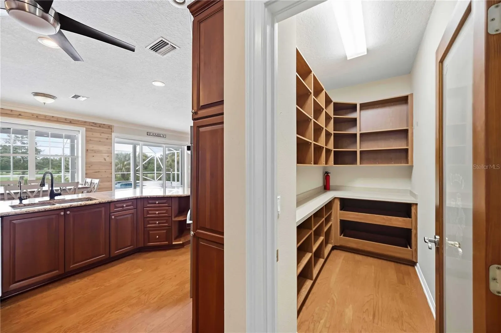 8543 SW AVIARY RD