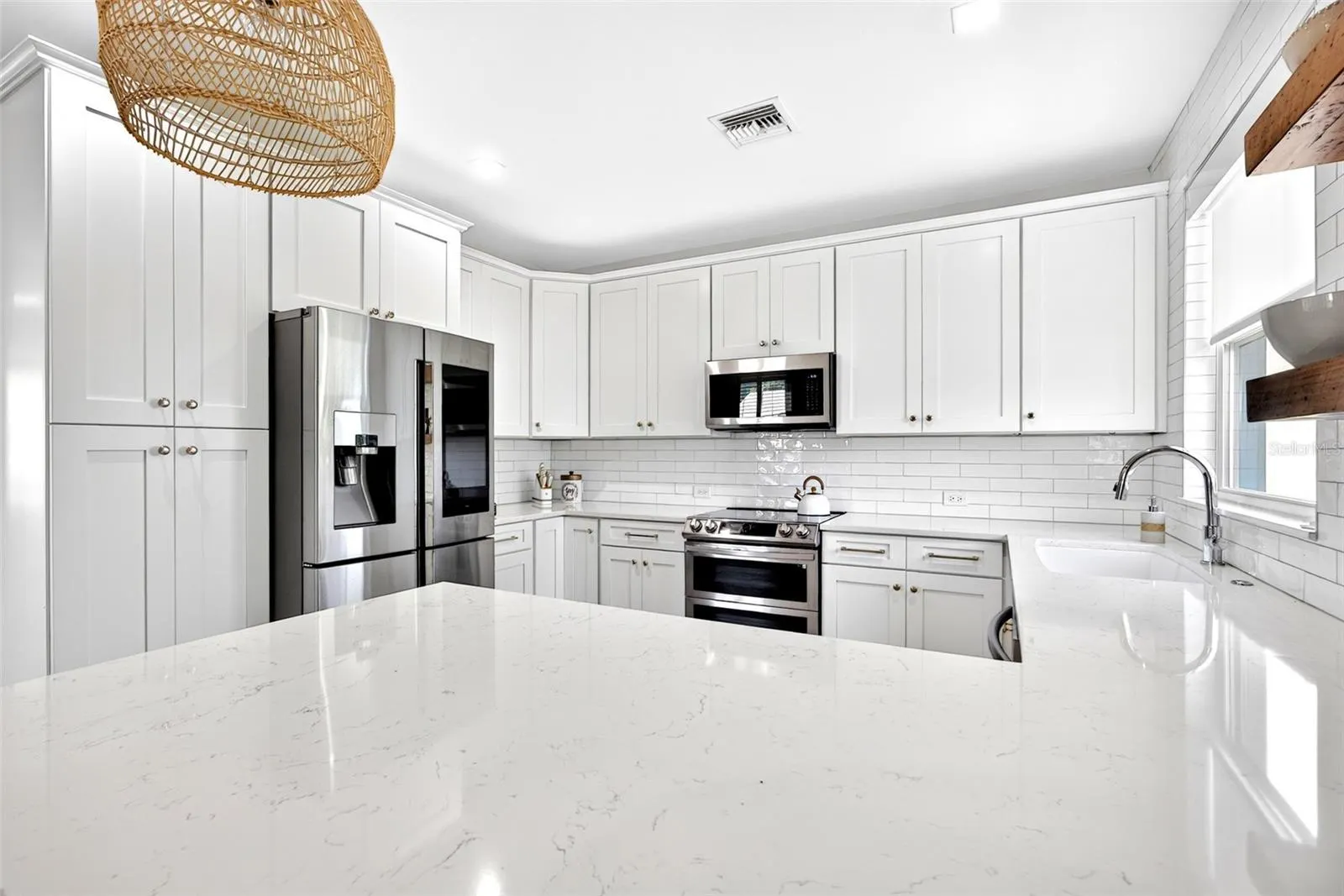 950 W OLYMPIA AVE