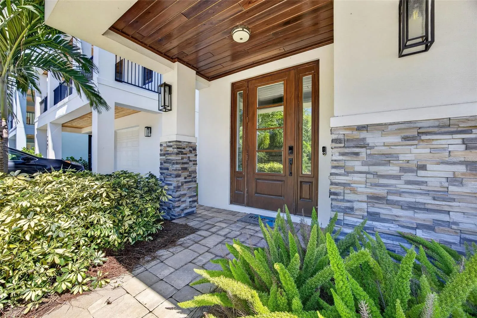 950 W OLYMPIA AVE