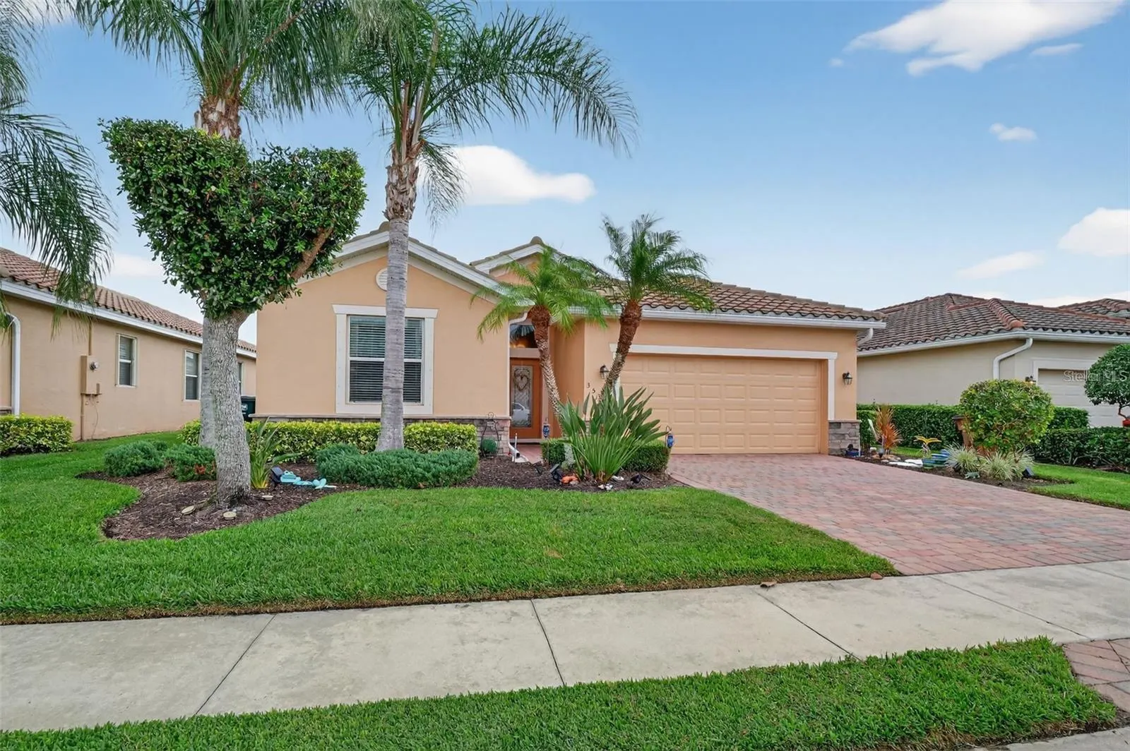 3535 DANDOLO CIR