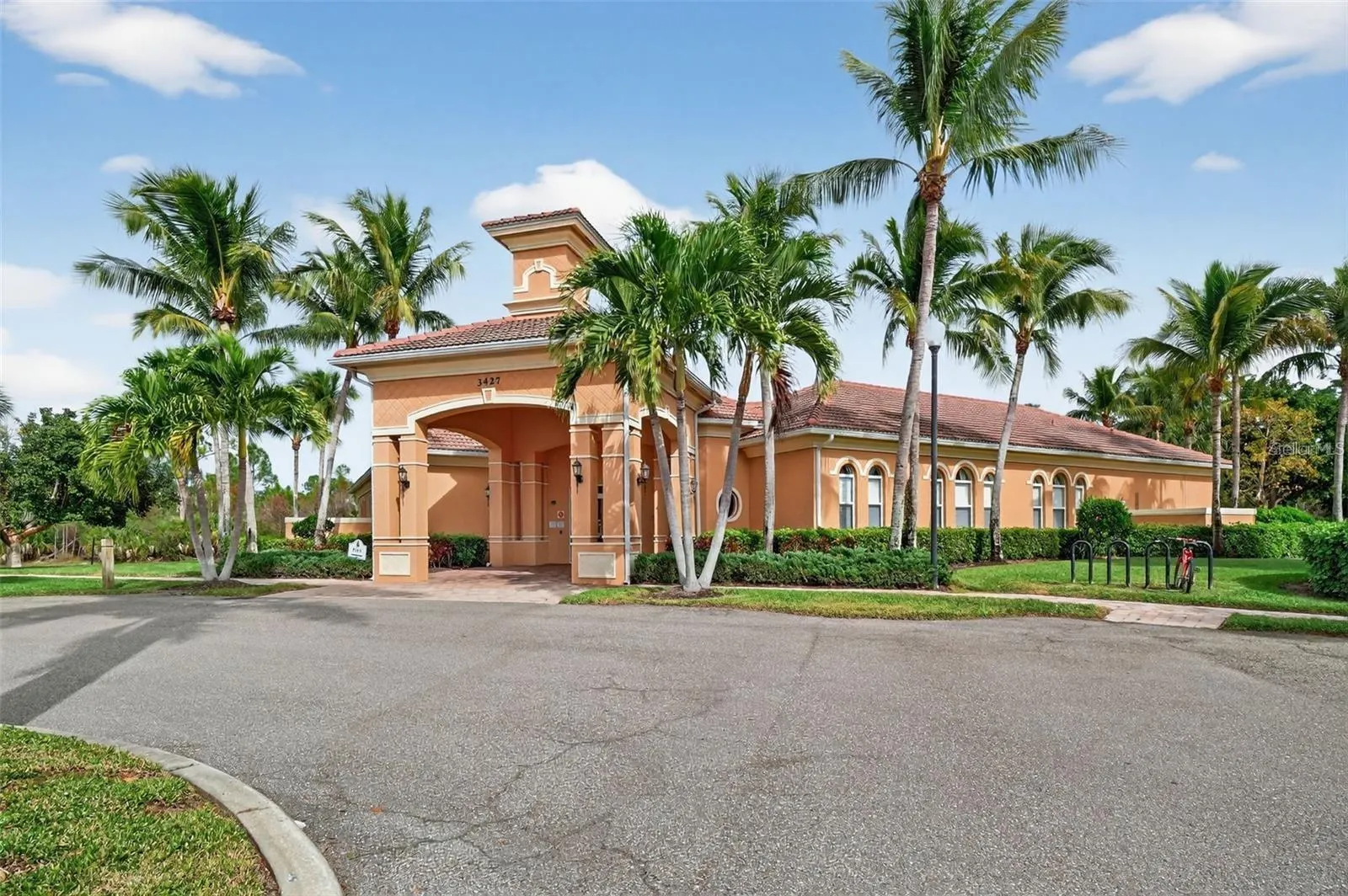 3535 DANDOLO CIR