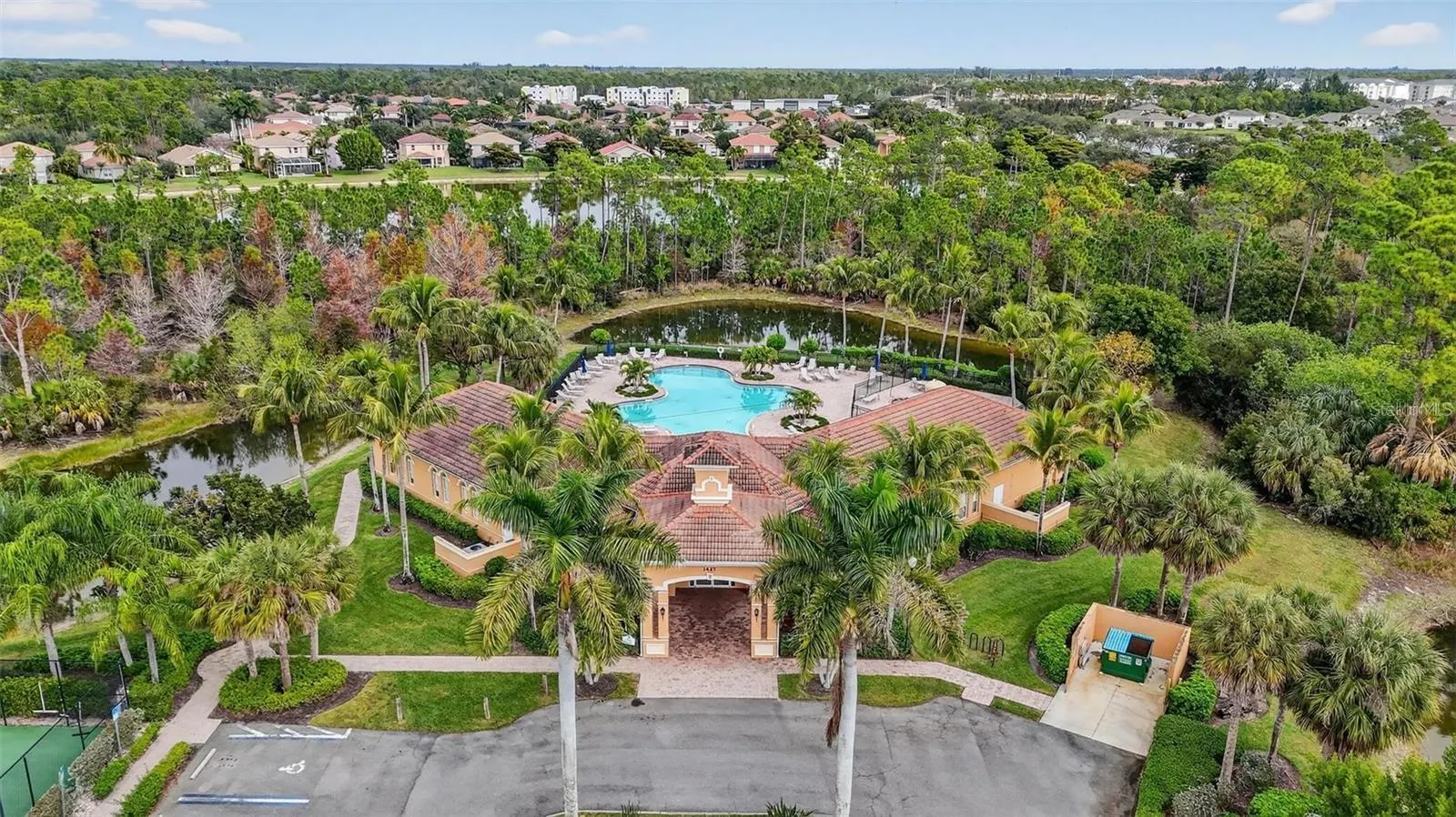 3535 DANDOLO CIR