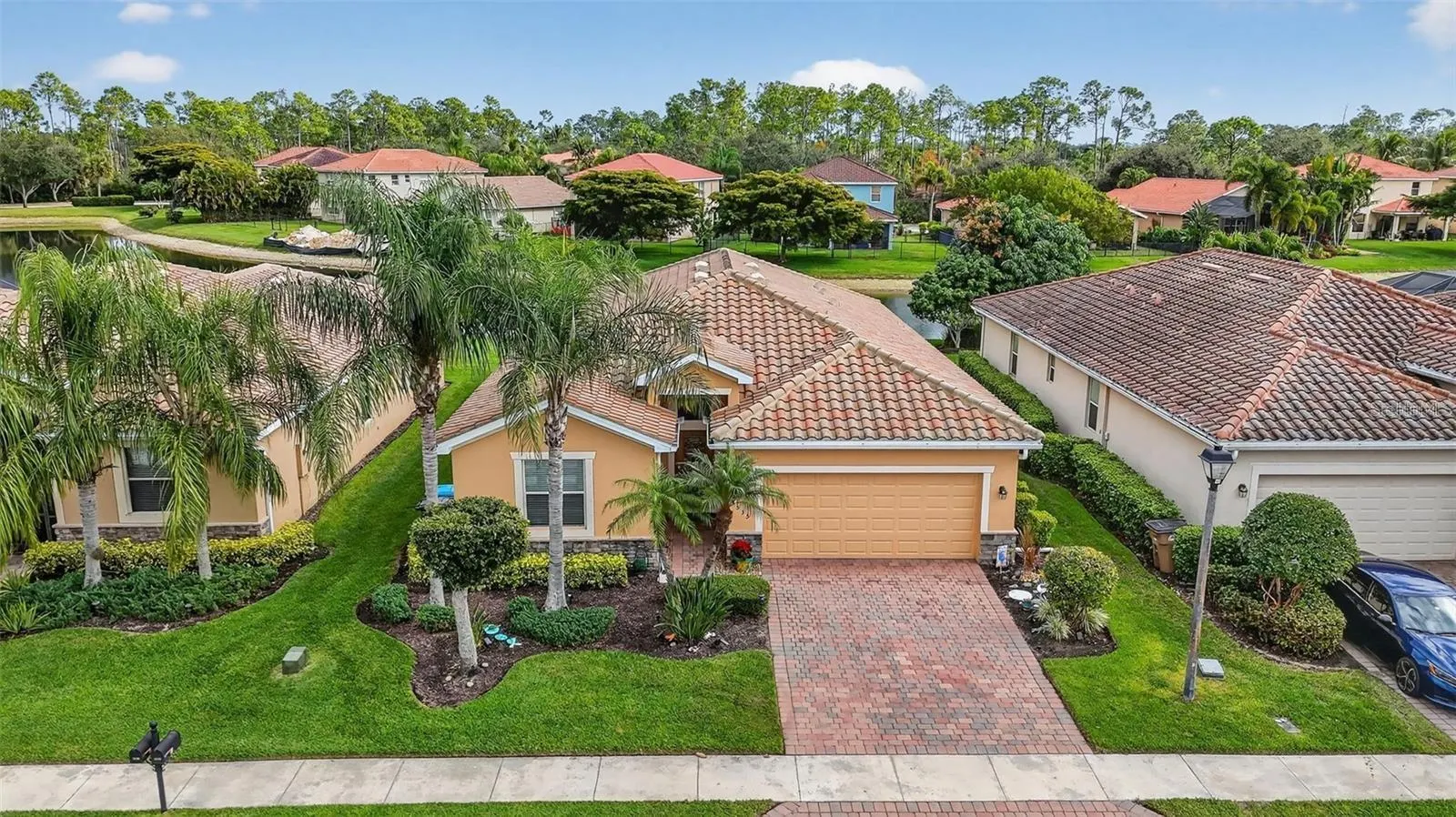 3535 DANDOLO CIR