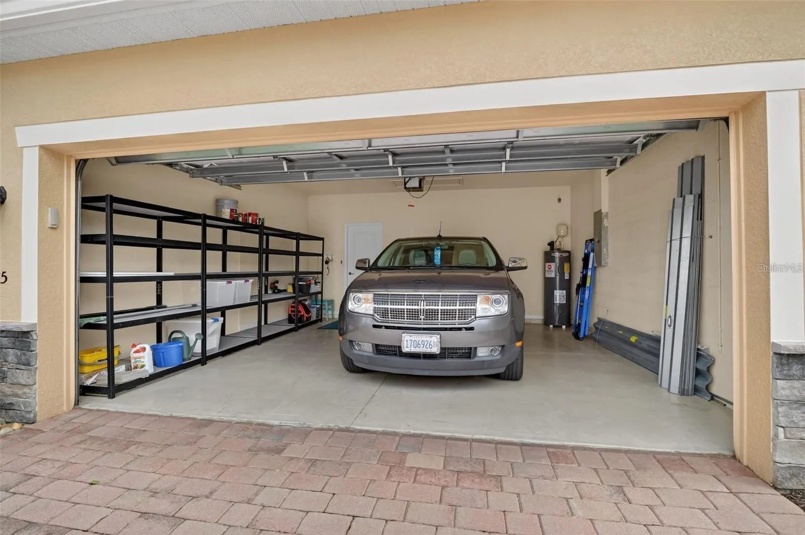 3535 DANDOLO CIR
