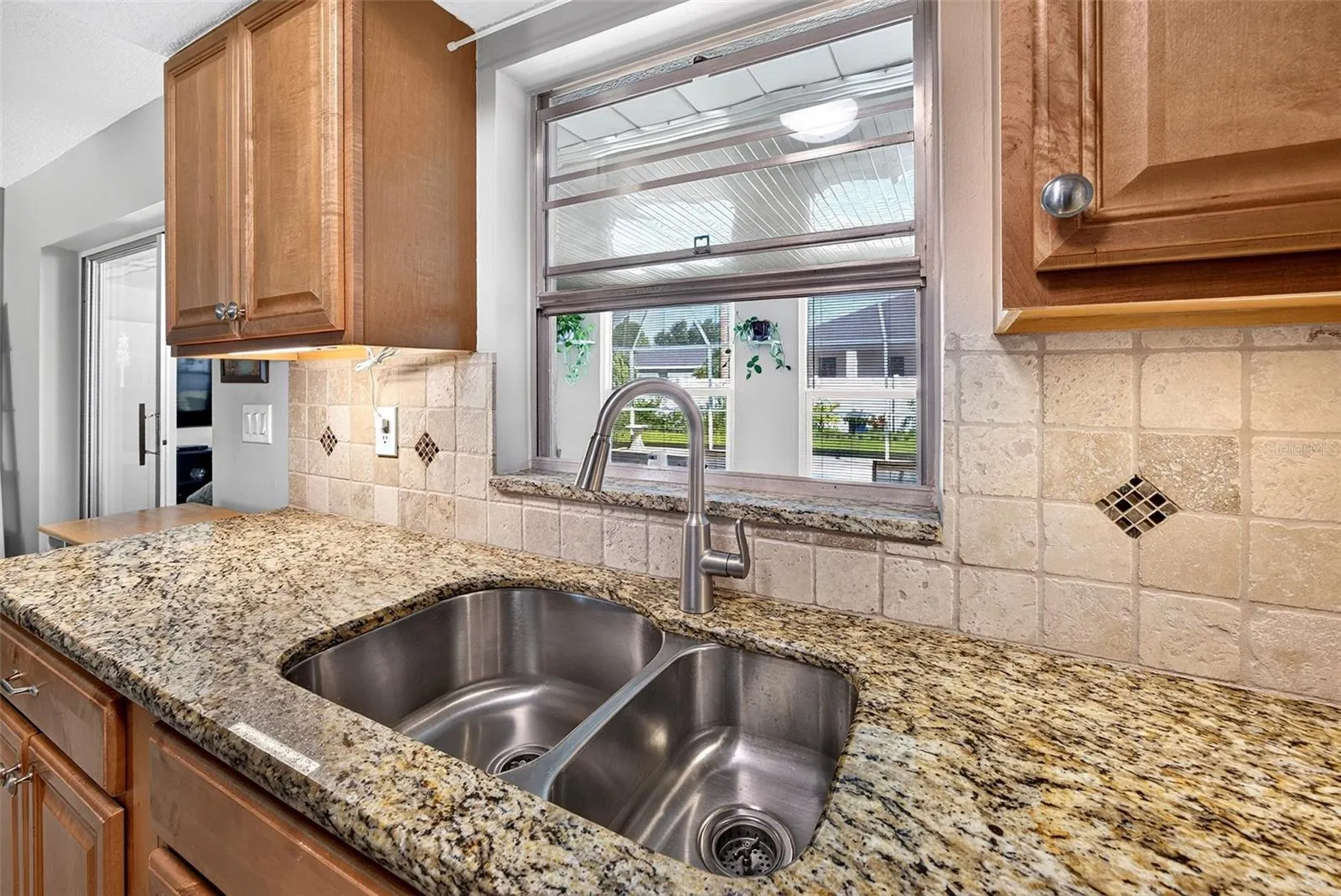 20416 TAPPAN ZEE DR