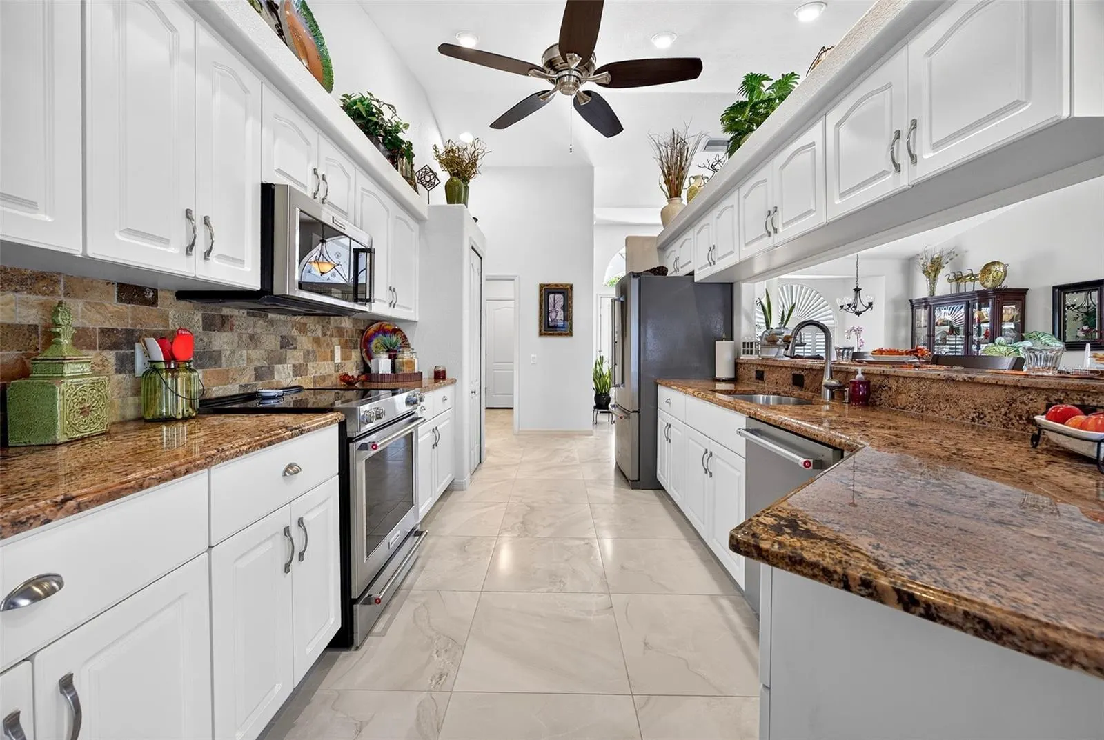 25186 ESTRADA CIR