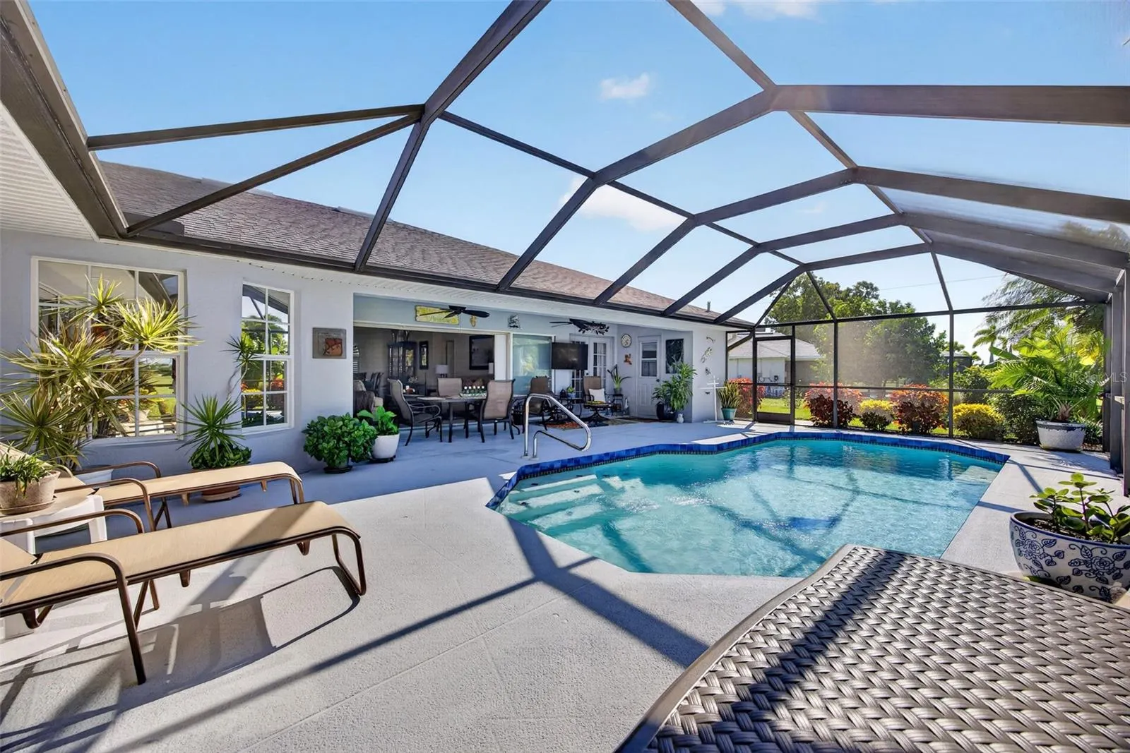 25186 ESTRADA CIR
