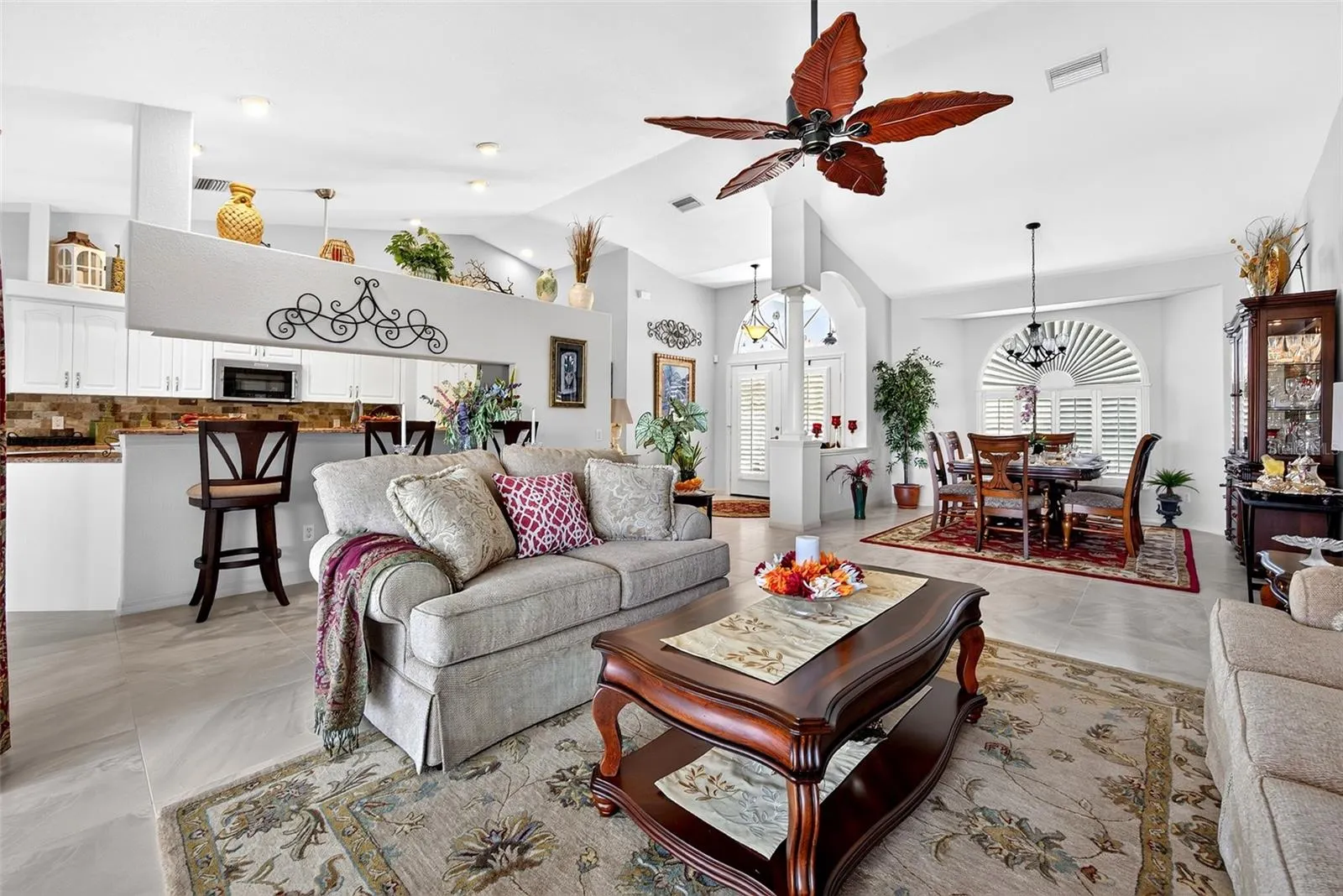 25186 ESTRADA CIR