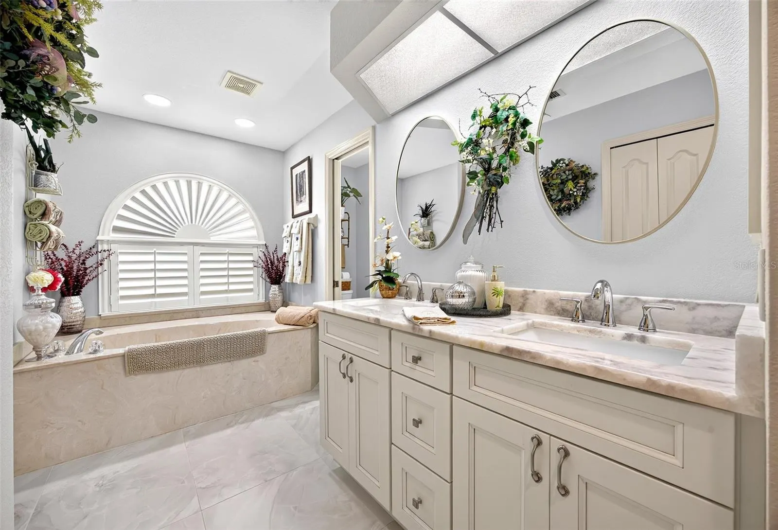 25186 ESTRADA CIR