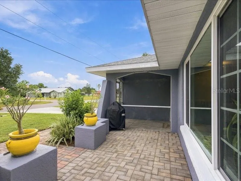 393 MALPELO AVE