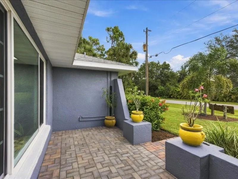 393 MALPELO AVE