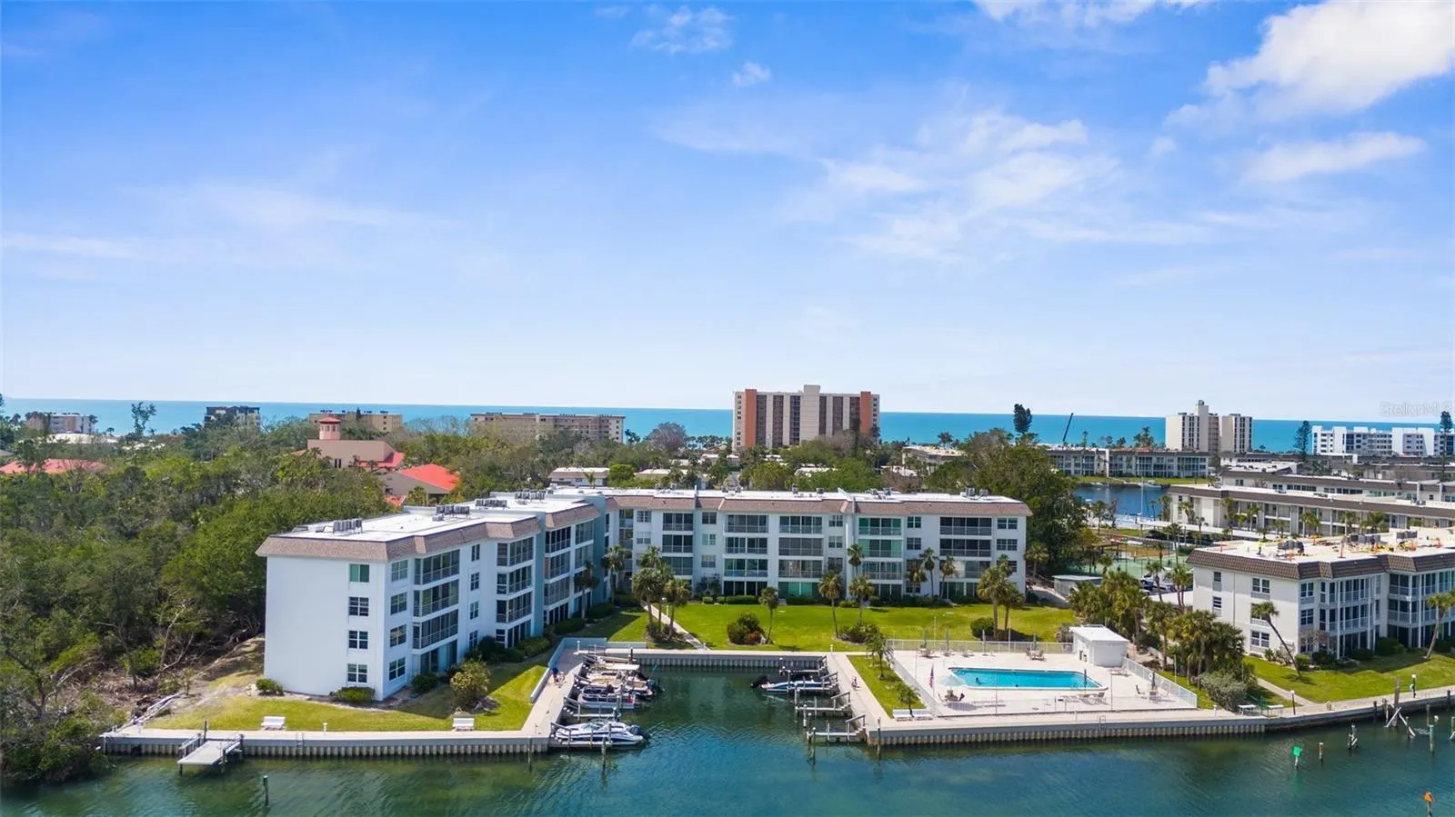 600 SUTTON PL #101B #101B