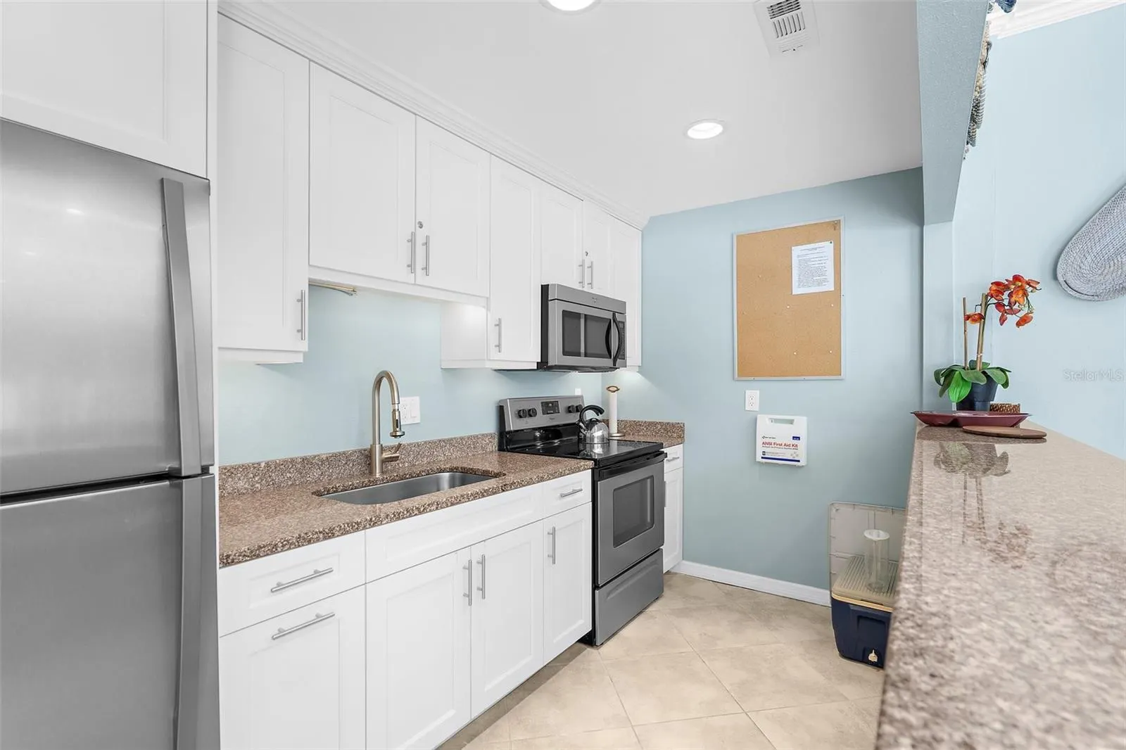600 SUTTON PL #101B #101B