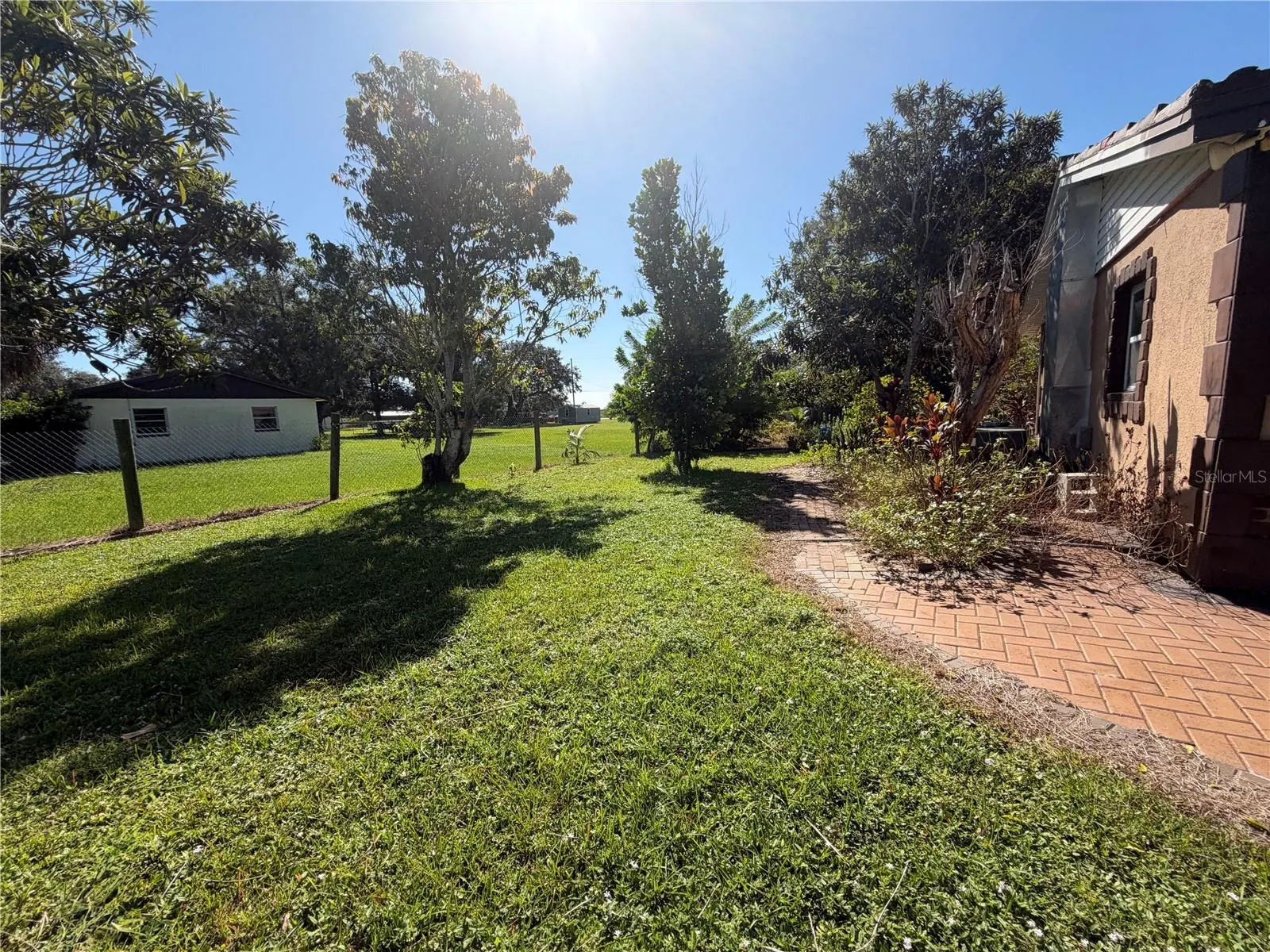 1881 SE CHERRY DR