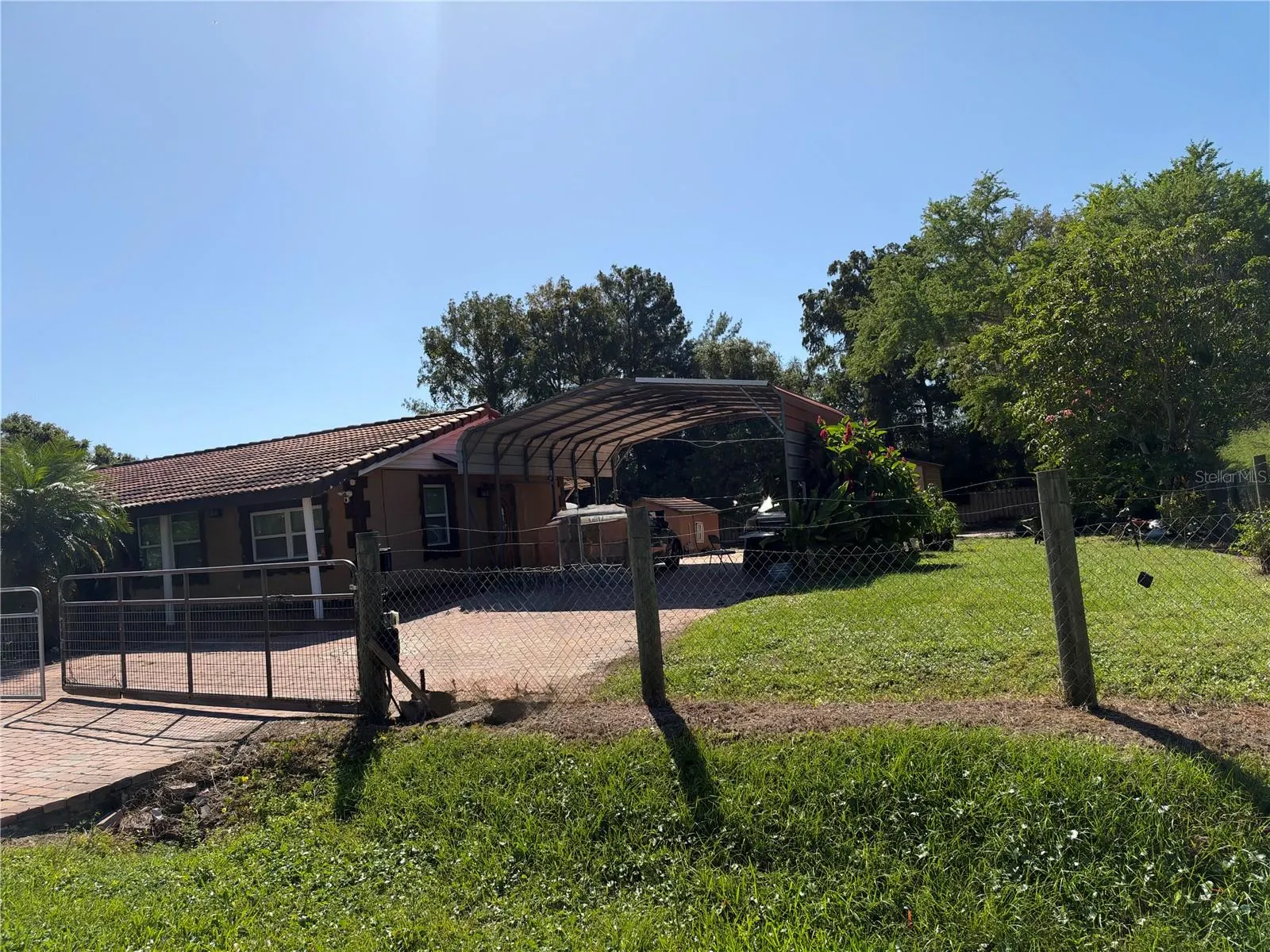 1881 SE CHERRY DR