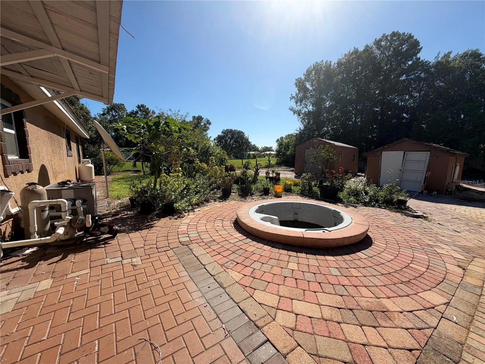 1881 SE CHERRY DR
