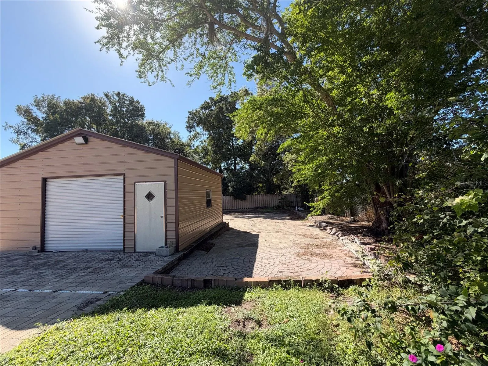 1881 SE CHERRY DR