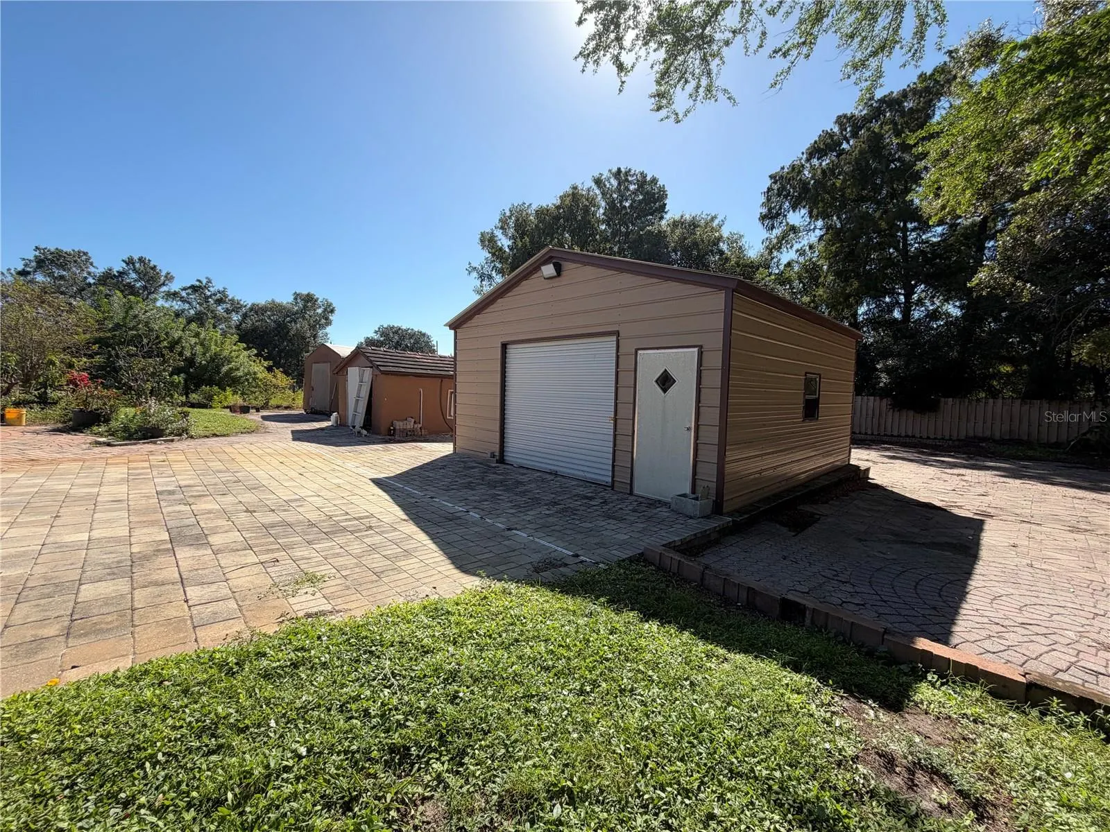 1881 SE CHERRY DR